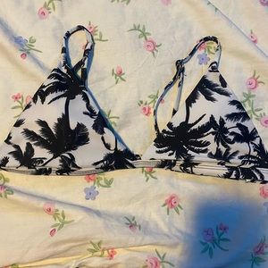 Black/white bikini top